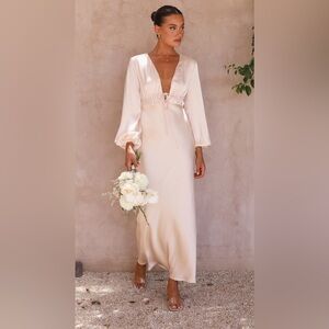 Chic Long Sleeve Cream Dress